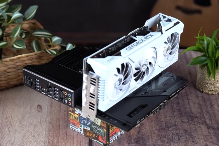 PC „bez“ kablova – Asus Advance BTF
