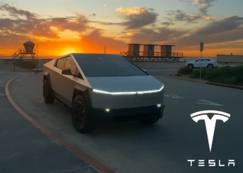 Cybertruck dobija godinu dana FSD besplatno — ali gubi Autosteer