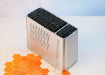 Colorful SMART 900 mini PC stiže sa Ryzen AI Max+