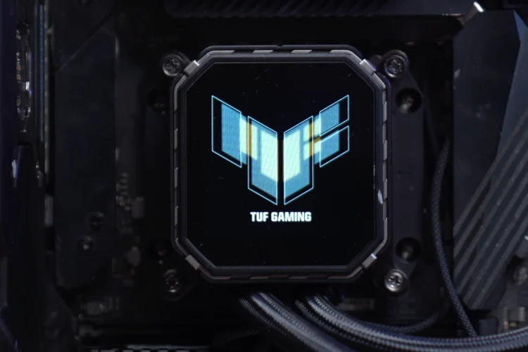 ASUS TUF LC III 360 recenzija
