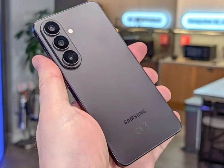 Galaxy S26 sa Snapdragon čipom traje 28% duže od Exynos verzije