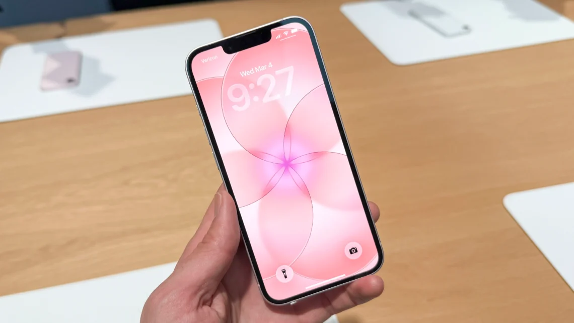 Apple predstavlja jeftiniji iPhone 17e za $599