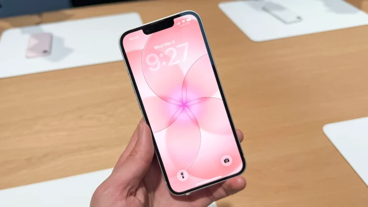 Apple predstavlja jeftiniji iPhone 17e za $599