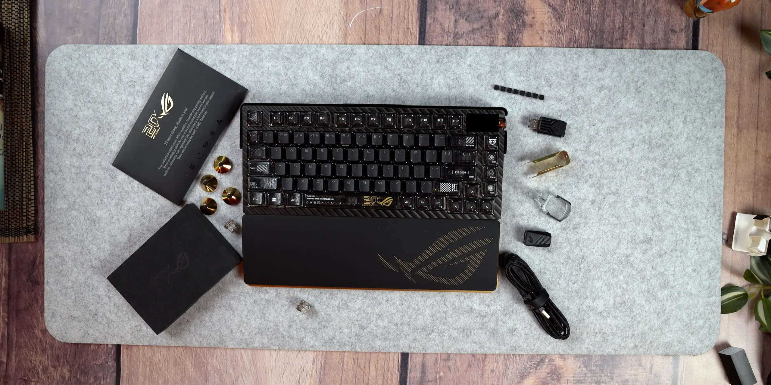 ROG Azoth Extreme Edition 20 unboxing i sadržaj pakovanja