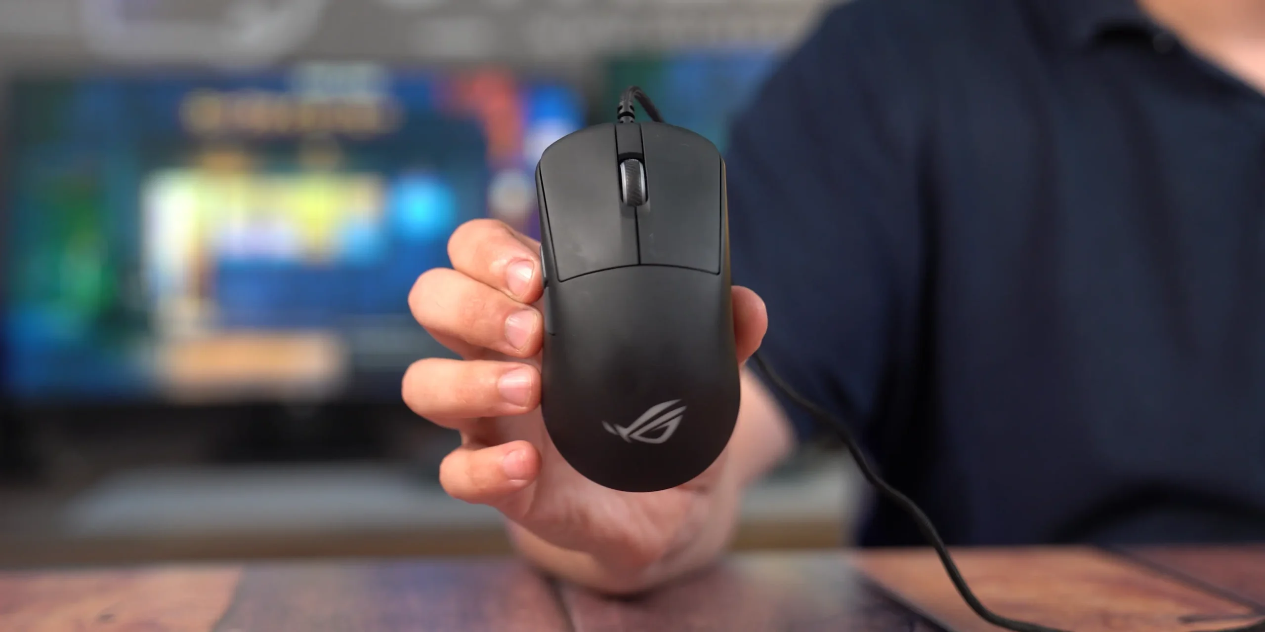 ASUS ROG Harpe Mini Core simetrični oblik gaming miša